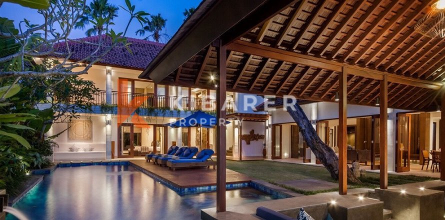 4 bedrooms Villa in Seminyak, Badung, Indonesia No. 11969