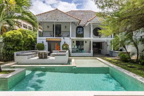 3 bedrooms Villa in Kerobokan, Badung, Indonesia No. 12071