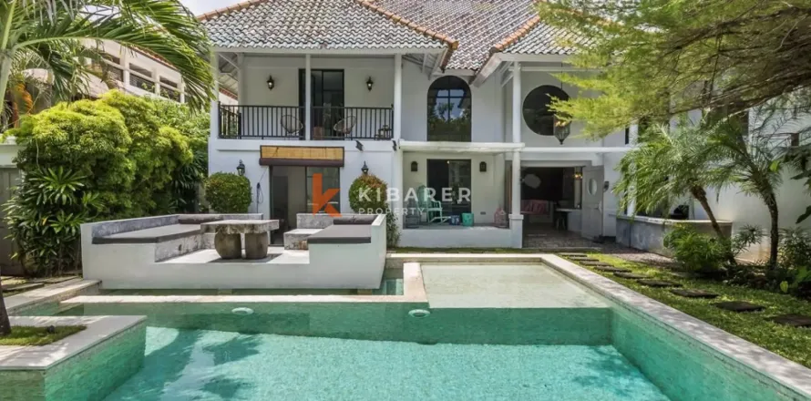 3 bedrooms Villa in Kerobokan, Badung, Indonesia No. 12071