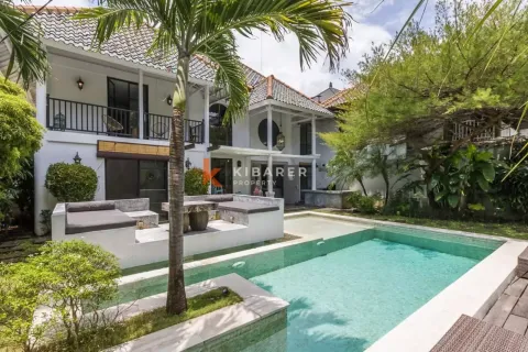 3 bedrooms Villa in Kerobokan, Badung, Indonesia No. 12071 2