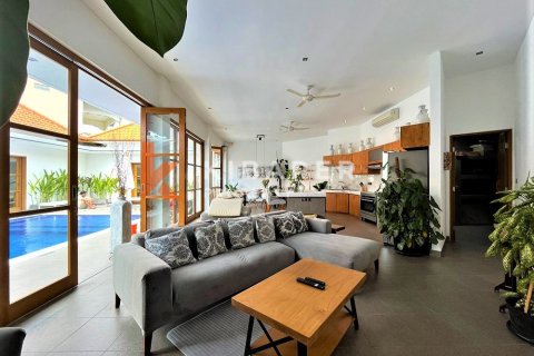 3 bedrooms Villa in Kerobokan, Badung, Indonesia No. 12074 20