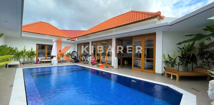 3 bedrooms Villa in Kerobokan, Badung, Indonesia No. 12074