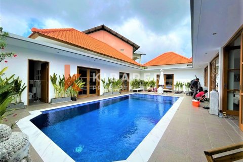 3 bedrooms Villa in Kerobokan, Badung, Indonesia No. 12074 22