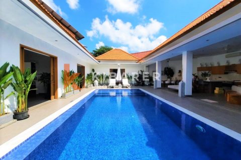 3 bedrooms Villa in Kerobokan, Badung, Indonesia No. 12074 13