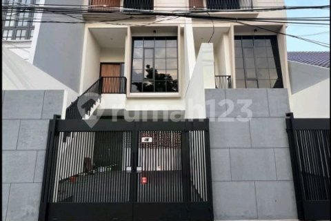 3 bedrooms House in Grogol Petamburan, Jakarta, No. 8539 22