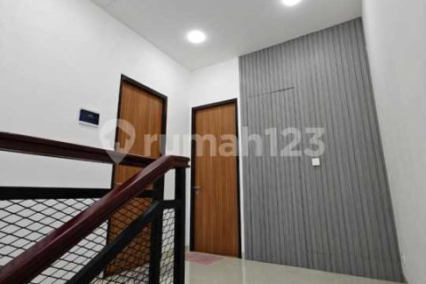 3 bedrooms House in Jakarta,  No. 9143 6