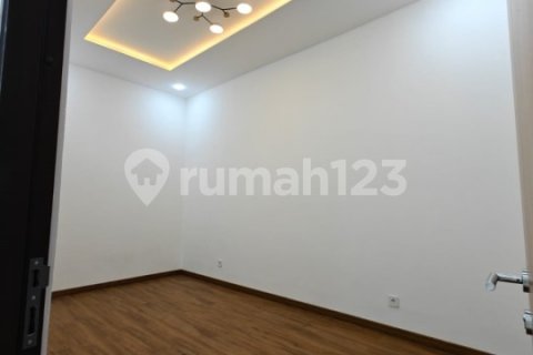 3 bedrooms House in Jakarta,  No. 9143 7