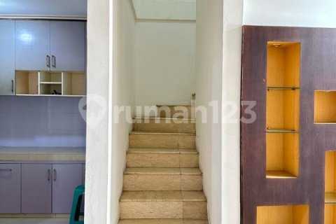 180m2 House in Kebon Jeruk, Jakarta, No. 9141 1