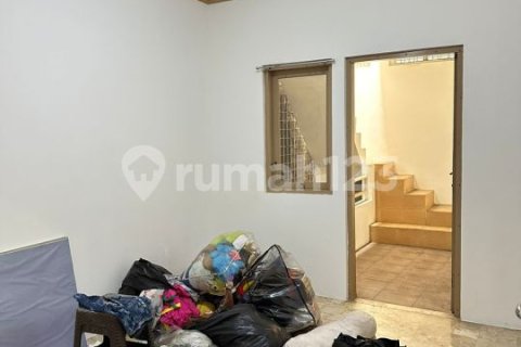 180m2 House in Kebon Jeruk, Jakarta, No. 9141 13