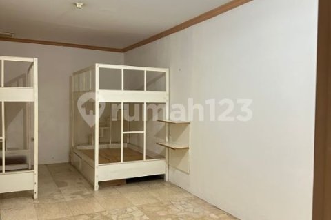 180m2 House in Kebon Jeruk, Jakarta, No. 9141 11