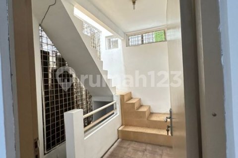 180m2 House in Kebon Jeruk, Jakarta, No. 9141 14