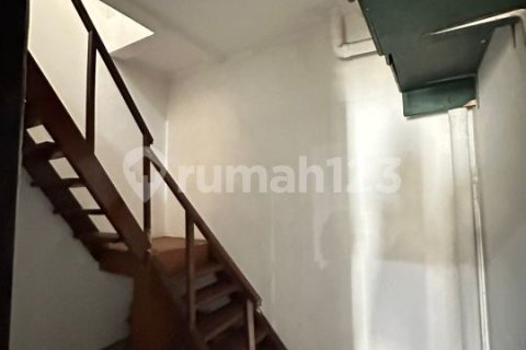 180m2 House in Kebon Jeruk, Jakarta, No. 9141 5