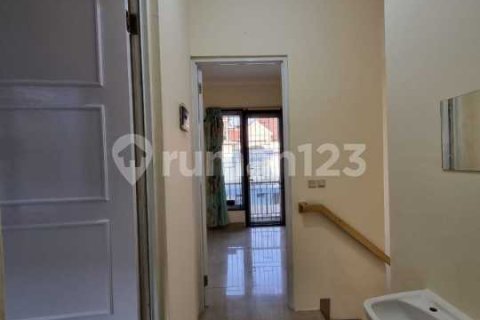 2 bedrooms House in Tangerang,  No. 9142 5