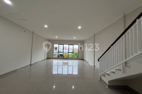 120m2 Shop in Cipondoh, Tangerang City,  No. 9138 4