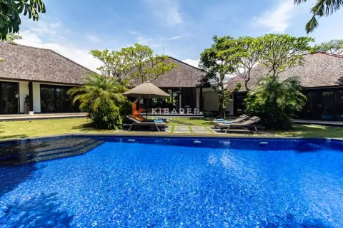 3 bedrooms Villa in Badung, Indonesia No. 12835 2