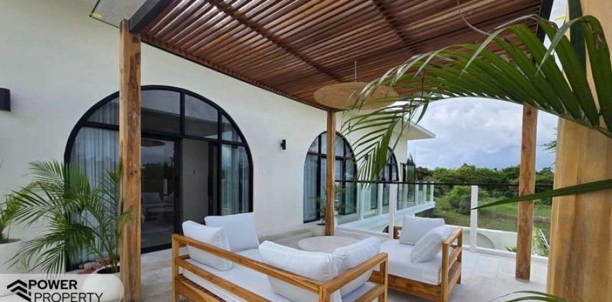 Вилла с 6 спальнями в Nusa Dua, Бадунг,  № 9355