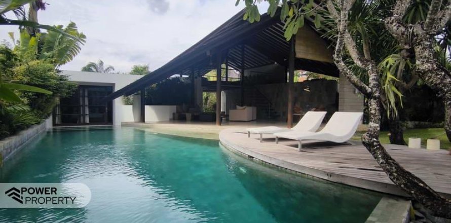 2 bedrooms Villa in Seminyak, Badung,  No. 9263