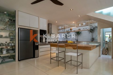 5 bedrooms Villa in Kerobokan, Badung, Indonesia No. 12622 8