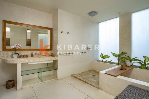 5 bedrooms Villa in Kerobokan, Badung, Indonesia No. 12622 11