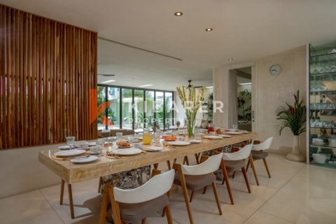 5 bedrooms Villa in Kerobokan, Badung, Indonesia No. 12622 9