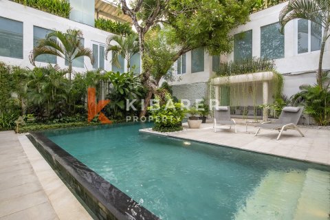 5 bedrooms Villa in Kerobokan, Badung, Indonesia No. 12622 2