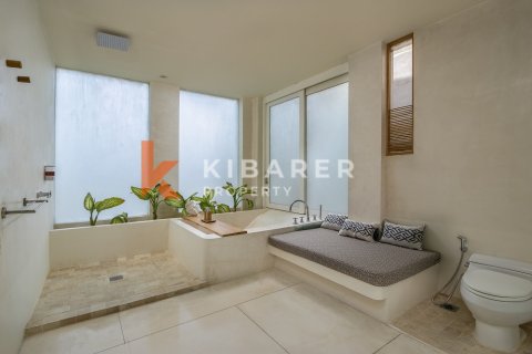 5 bedrooms Villa in Kerobokan, Badung, Indonesia No. 12622 12