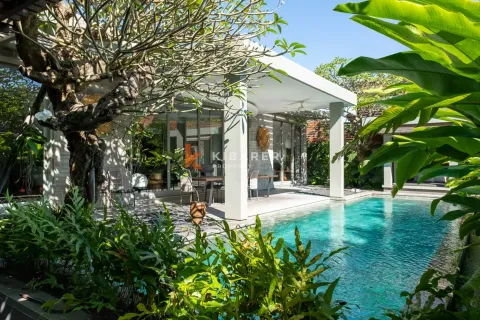 3 bedrooms Villa in Badung, Indonesia No. 11720
