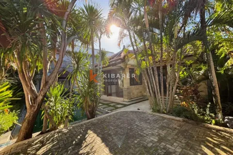 2 bedrooms Villa in Seminyak, Badung, Indonesia No. 11722 22