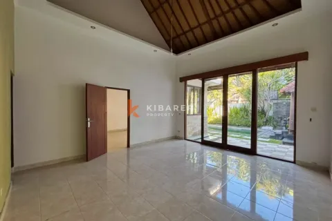 2 bedrooms Villa in Seminyak, Badung, Indonesia No. 11722 17
