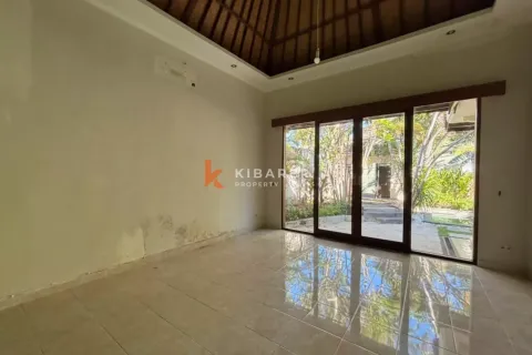 2 bedrooms Villa in Seminyak, Badung, Indonesia No. 11722 10