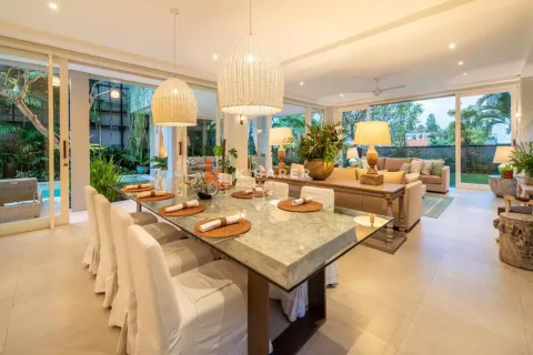 4 bedrooms Villa in Tibubeneng, Badung, Indonesia No. 12082 23