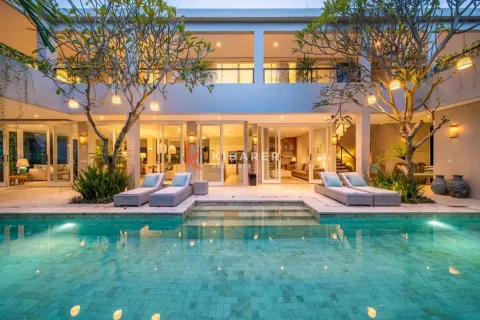 4 bedrooms Villa in Tibubeneng, Badung, Indonesia No. 12082 24