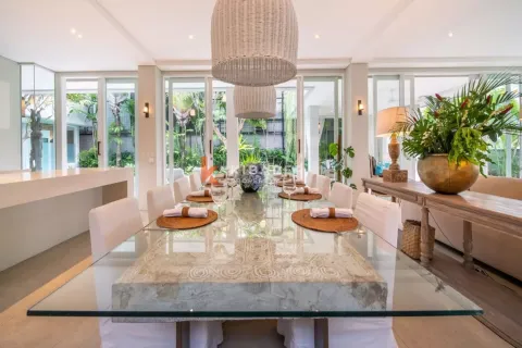 4 bedrooms Villa in Tibubeneng, Badung, Indonesia No. 12082 17