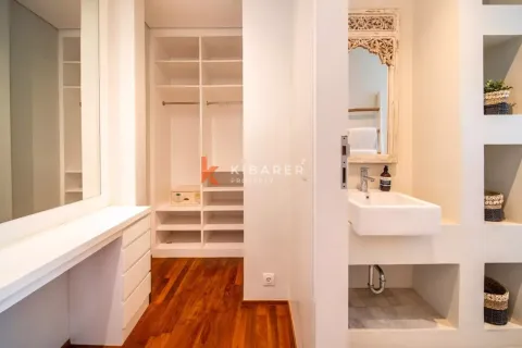 4 bedrooms Villa in Tibubeneng, Badung, Indonesia No. 12082 10