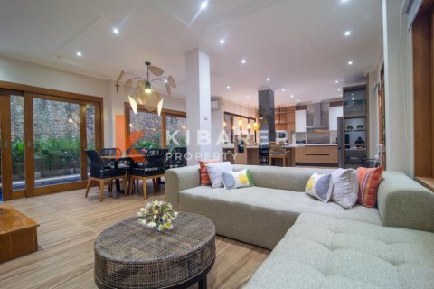 3 bedrooms Villa in Tibubeneng, Badung, Indonesia No. 12081 3