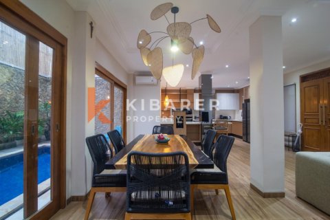 3 bedrooms Villa in Tibubeneng, Badung, Indonesia No. 12081 8