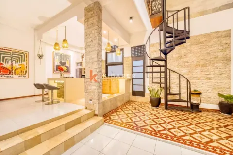 6 bedrooms Villa in Tibubeneng, Badung, Indonesia No. 12079 12