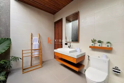 5 bedrooms Villa in Canggu, Badung, Indonesia No. 12077 12