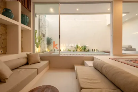 3 bedrooms Villa in Ungasan, Badung, Indonesia No. 12102 2