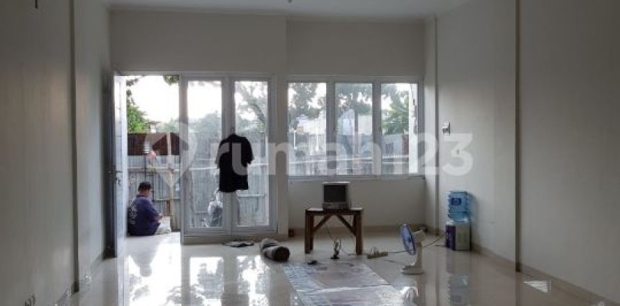 225m2 Shop in Cengkareng, Jakarta, No. 6377