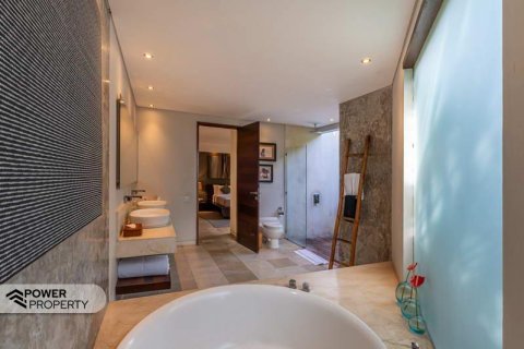 4 bedrooms Villa in Seminyak, Badung,  No. 338 10
