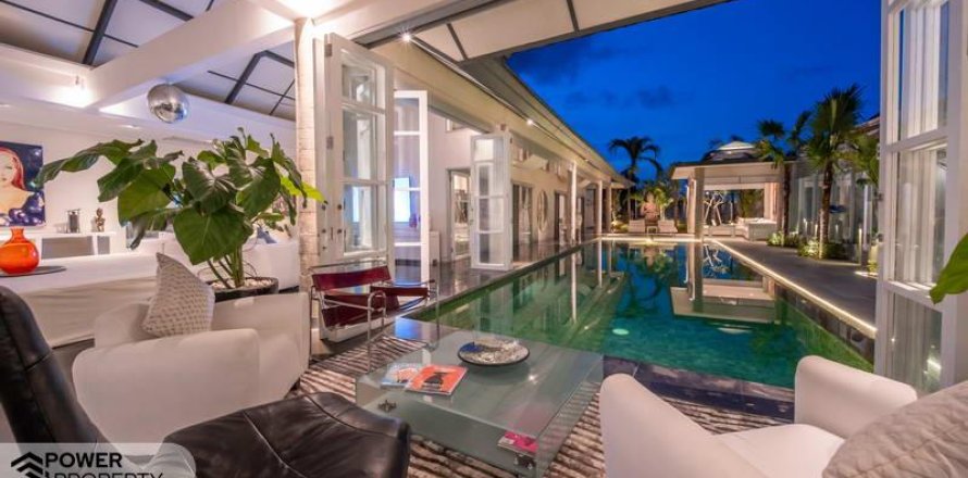 4 bedrooms Villa in South Denpasar, Denpasar,  No. 9122