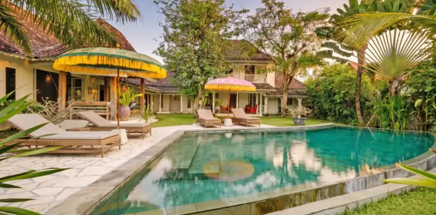 4 bedrooms Villa in Badung, Indonesia No. 10415