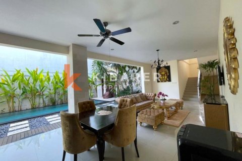 4 bedrooms Villa in Nusa Dua, Badung, Indonesia No. 12408 2