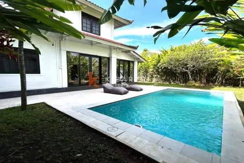 3 bedrooms Villa in Seminyak, Badung, Indonesia No. 12123