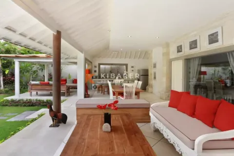 3 bedrooms Villa in Seminyak, Badung, Indonesia No. 12120 4