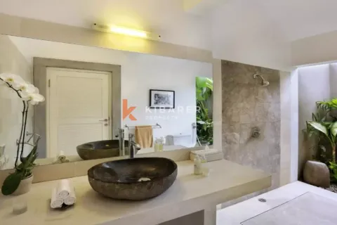 3 bedrooms Villa in Seminyak, Badung, Indonesia No. 12120 12