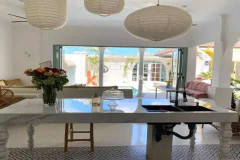 3 bedrooms Villa in Tibubeneng, Badung, Indonesia No. 11817 8