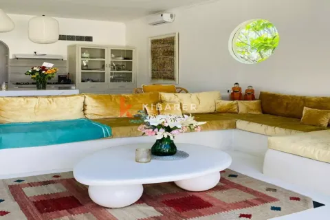 3 bedrooms Villa in Tibubeneng, Badung, Indonesia No. 11817 9