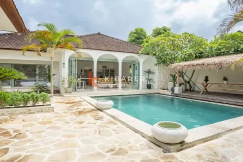 3 bedrooms Villa in Tibubeneng, Badung, Indonesia No. 11817 2